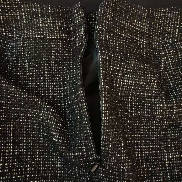 Halogen Black/White Tweed Wool Blend Mini Skirt, Size 2, Back Zipper - Picture 3 of 8